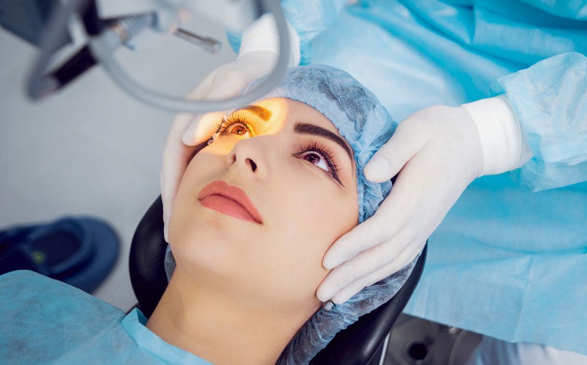 Como é feita a cirurgia de anel para ceratocone?